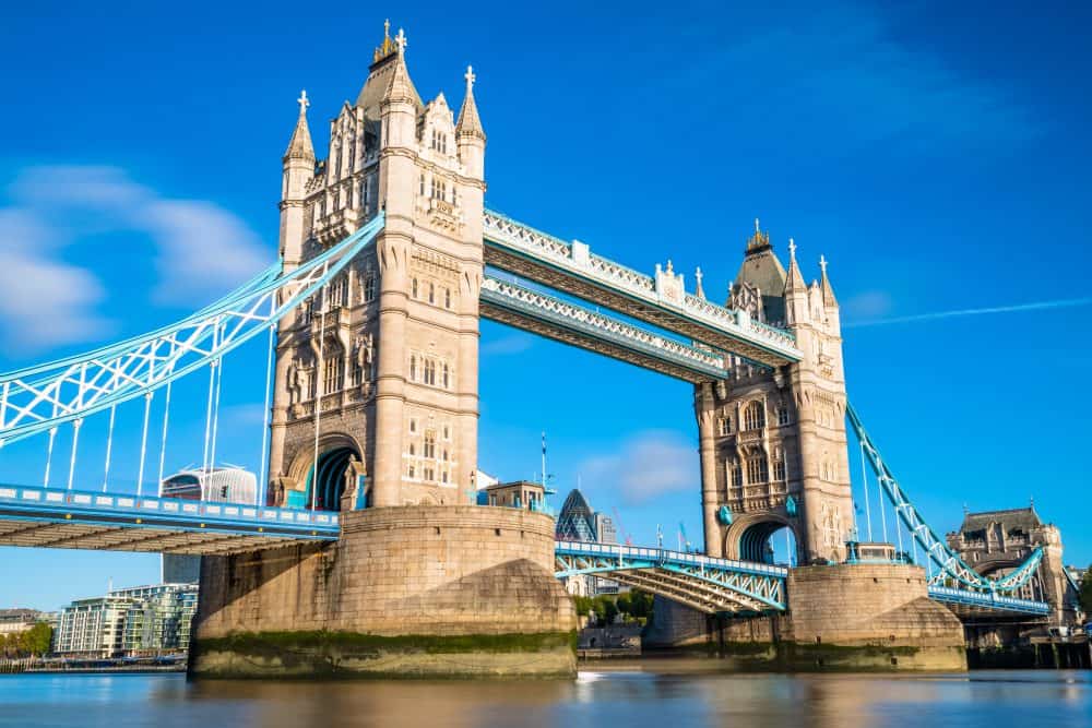 Séjour linguistique d'anglais à Londres avec Sherwood School : vivez une immersion totale au cœur de la capitale britannique avec nos formations certifiantes (CPF).